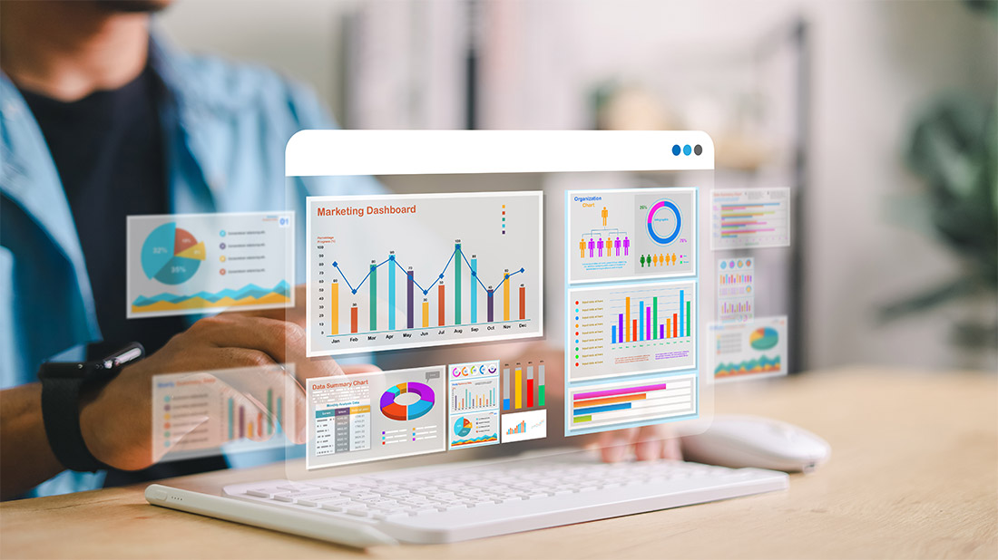 Dashboard marketing digital affichant les KPI de performance web sur écran d'ordinateur